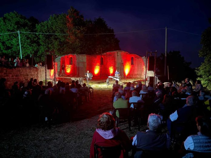 Santa Maria di Monteverde, emozioni a mille metri con il concerto di Marco Molino e Manuel Petti
