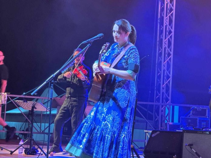 Carmen Consoli incanta il pubblico del Summer Festival, un successo il suo concerto a Selva Piana