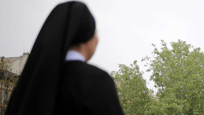 Isernia: furto con destrezza in pieno centro, vittima una suora suora isernia furto