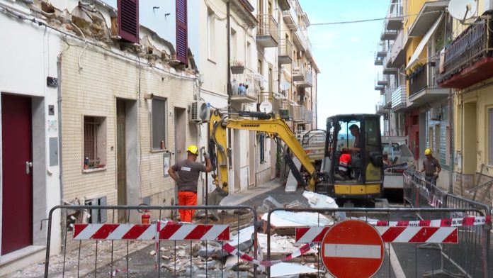 Maltempo sulla costa: a Termoli crolla un balcone di un’abitazione del centro