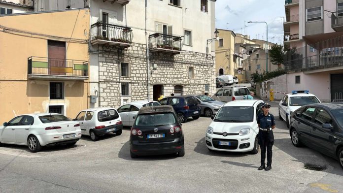 Donna di 47 anni trovata morta in casa, decesso potrebbe risalire a due mesi fa