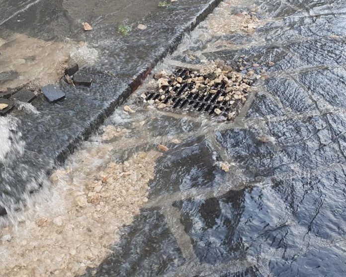 Acqua, ennesima rottura della rete a Campobasso: guasto in pieno centro