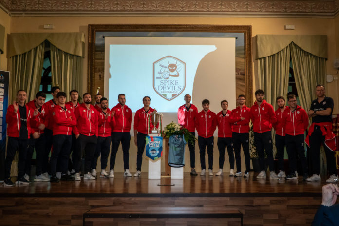 Volley, EnergyTime Spike Devils, presentato il gruppo rossoblù. Nel salone del convitto ‘Mario Pagano’ un evento di gala