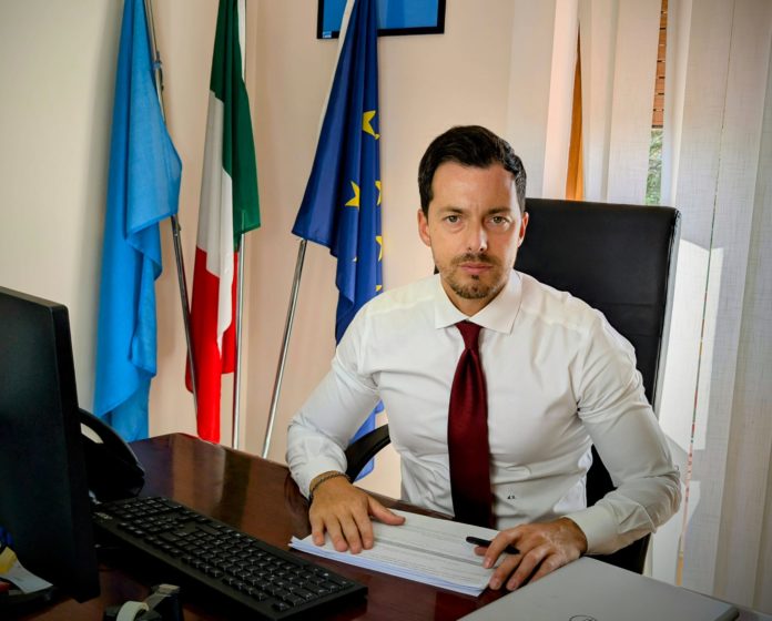 Trasporti, M5S: “Garantire stipendi regolari ai lavoratori”