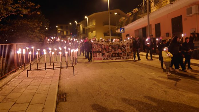 San Giuliano di Puglia, le fiaccole illuminano il percorso della Memoria