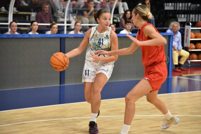 Basket, la Molisana Magnolia, per le junior la coppa Open si chiude alla seconda fase. Ancora una volta Ariano Irpino sbarra la strada verso le Final Four per i #fiorellinidacciaio, troppo fragili nella ripresa