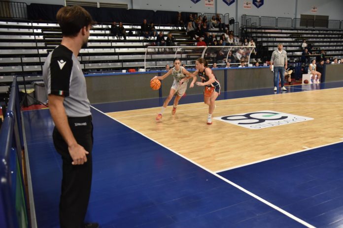 Basket, Serie B, la Molisana Magnolia, il sale sulla coda a Castellammare: le campane vincono di tre punti.