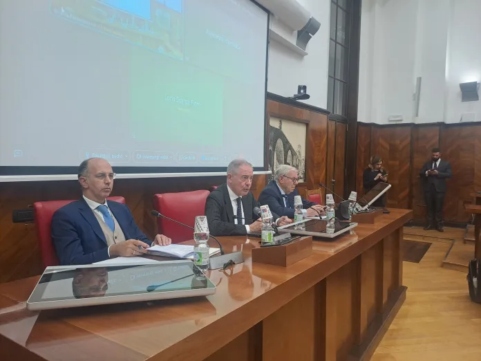 Automotive ed emissioni, il ministro Urso fa pressing sull’Europa