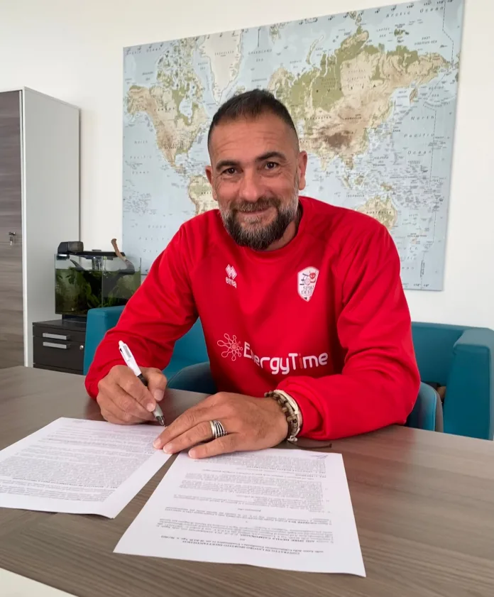 Volley, A3, EnergyTime Spike Devils, Giuseppe Bua nuovo allenatore. Il tecnico ha firmato in mattina il contratto col club rossoblù