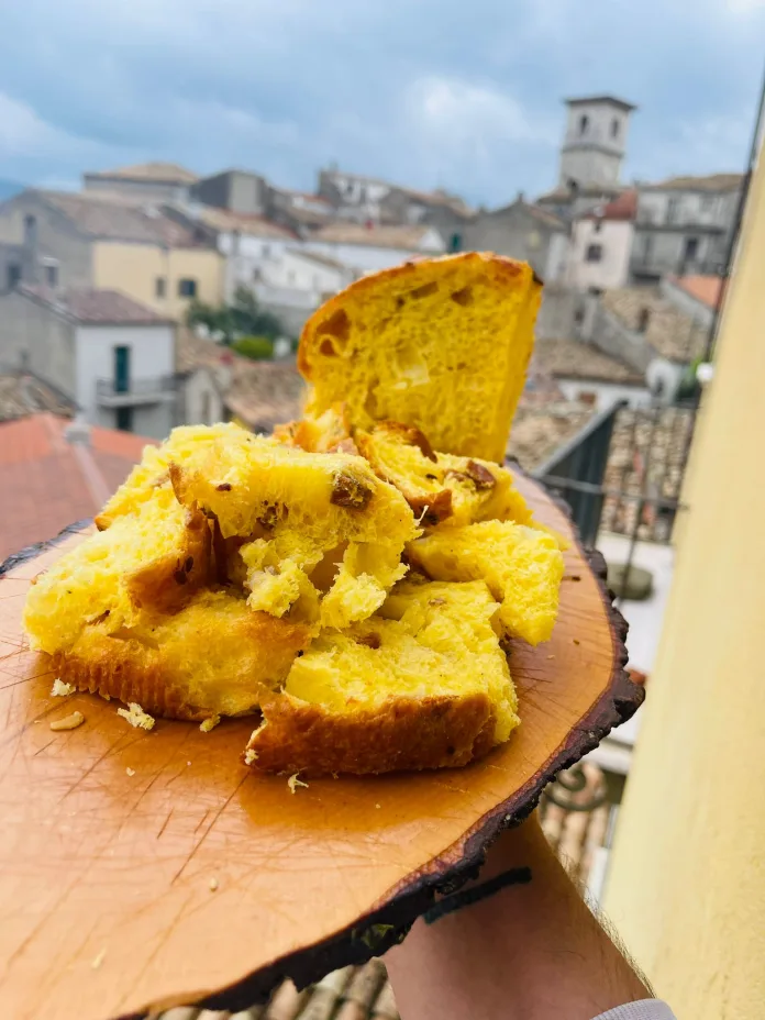 Il “Panzettone Molisano”, la novità natalizia arriva da Trivento: tradizione e territorio nel panettone con salsiccia e caciocavallo
