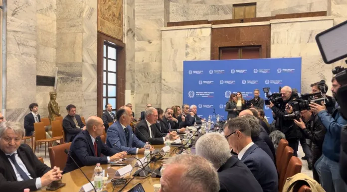 Stellantis: “Non chiuderemo nessuna fabbrica in Italia”