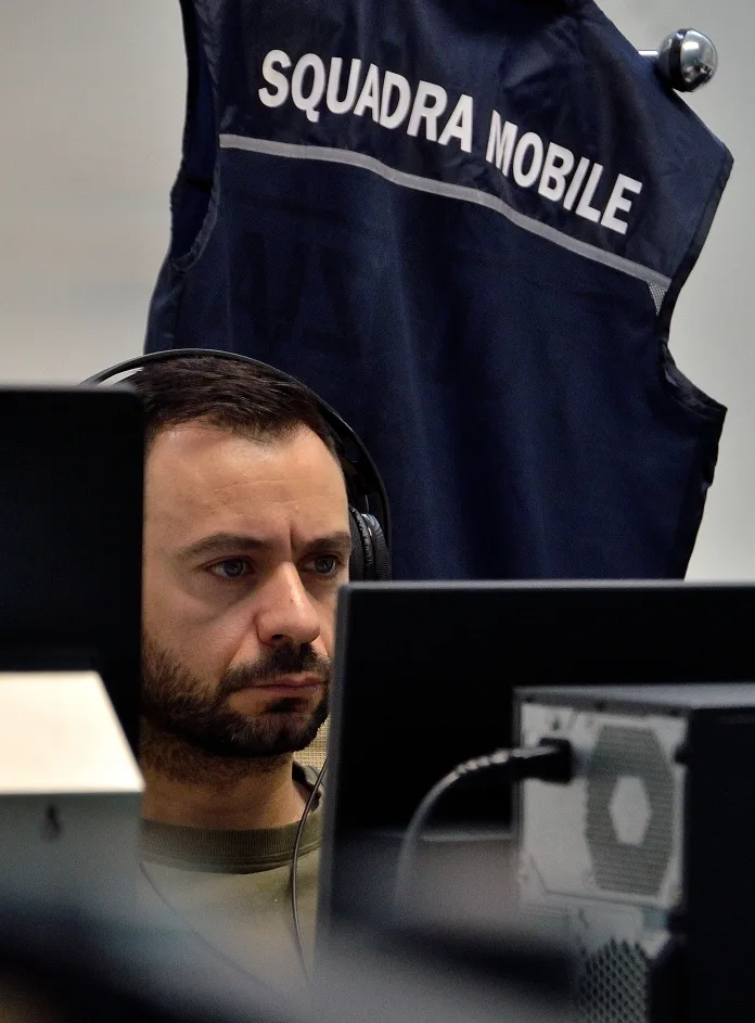 Truffe agli anziani, agenti della Mobile identificano e denunciano due persone