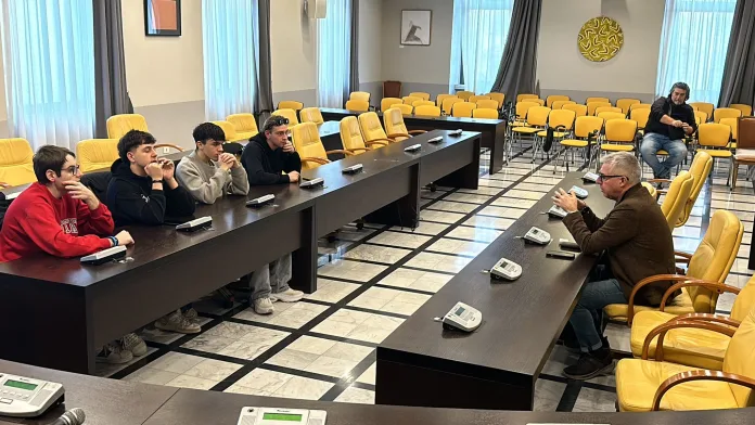 Autonomia scolastica: gli studenti dell’I.S.S “Boccardi-Tiberio” incontrano il sindaco Nicola Balice