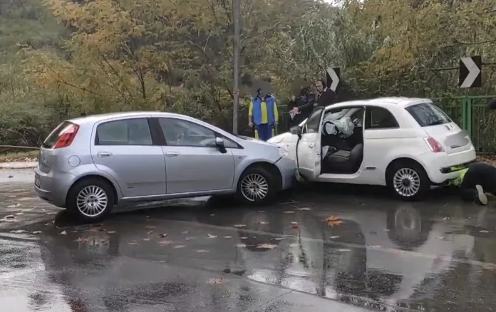 Paura in viale Padre Pio a Termoli, scontro tra due auto