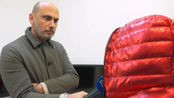 Vittima di stalking denuncia: “Tempi della giustizia lunghi, ho ancora paura” stalking davide gambardella giornalista