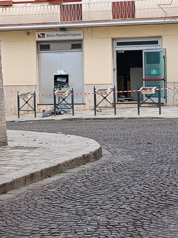 Sant’Elia a Pianisi, malviventi fanno esplodere bancomat nella notte