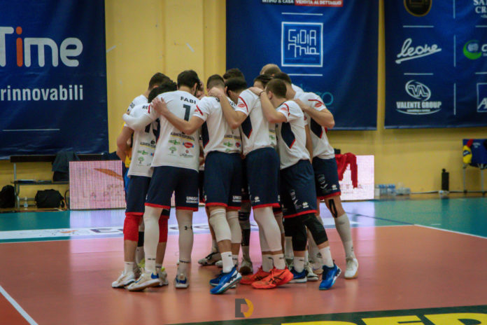 Volley, A3, EnergyTime Spike Devils, grande prova ed exploit su Sabaudia. I rossoblù superano in rimonta i pontini e scavalcano Napoli