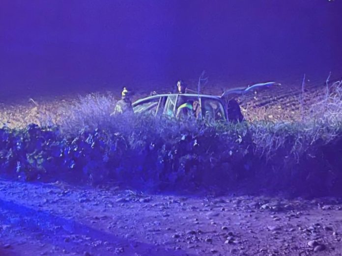 Auto si ribalta nei campi, un ferito sulla Provinciale all’uscita di San Martino