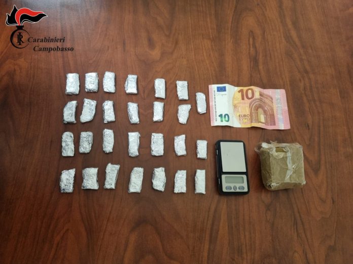 In casa oltre 50 grammi di hashish, arrestato un 28enne africano