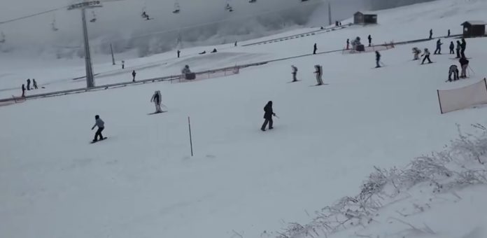 Al via la stagione sciistica a Campitello Matese. Il vento ha creato qualche disagio, ma c’erano amanti dello sci in pista