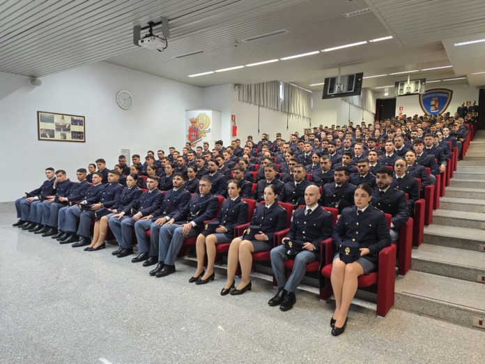 Scuola di Polizia, consegnati gli Alamari ai nuovi agenti