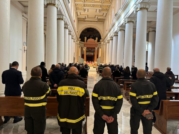 Celebrata Santa Barbara, riconoscimenti a sei Vigili del fuoco