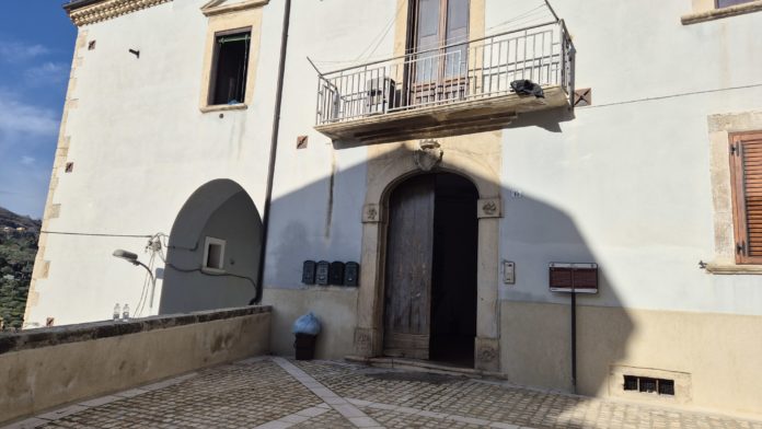 Fiamme in un appartamento di Larino, muore 67enne