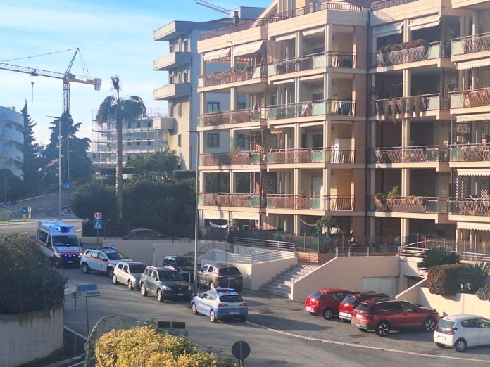 Termoli: caldaia esterna prende fuoco. Intervento dei Vigili del Fuoco