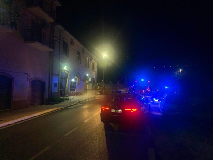 A Larino bottiglia molotov contro casa funeraria