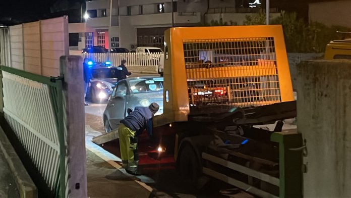 Inseguimento dopo furto d’auto: recuperato il veicolo