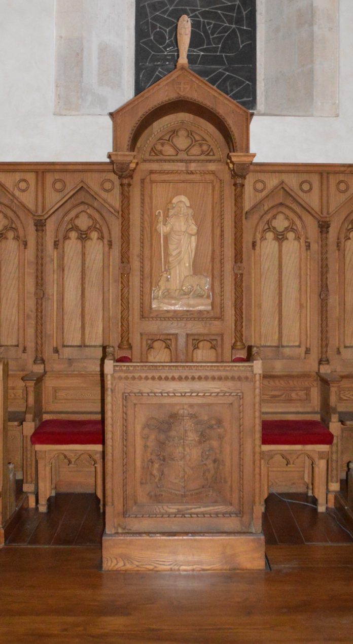 Cattedrale di Larino: l’inginocchiatoio della “discordia” torna al suo posto