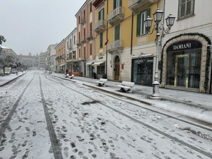 Neve e gelo: oggi scuole chiuse a Campobasso e in altri Comuni – Elenco in aggiornamento