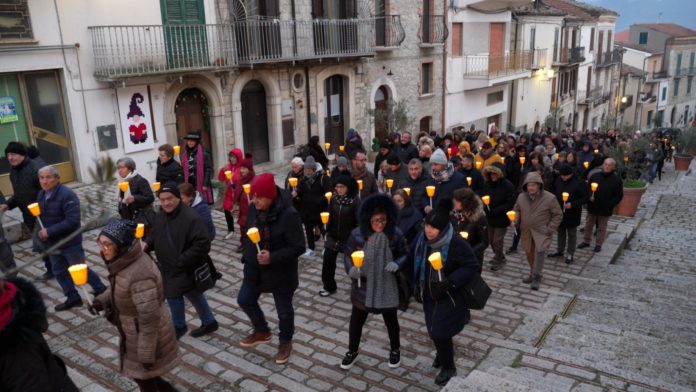 Trivento, fiaccolata per salvare la Diocesi: “Vogliamo un nuovo vescovo” fiaccolata trivento diocesi