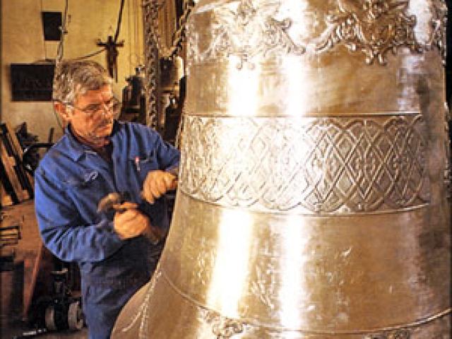 Artigiani del metallo. Proposta di legge regionale per valorizzare e promuovere il settore a fini turistici