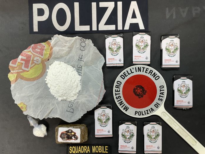 Spacciava droga in centro a Campobasso, arrestato dalla Polizia