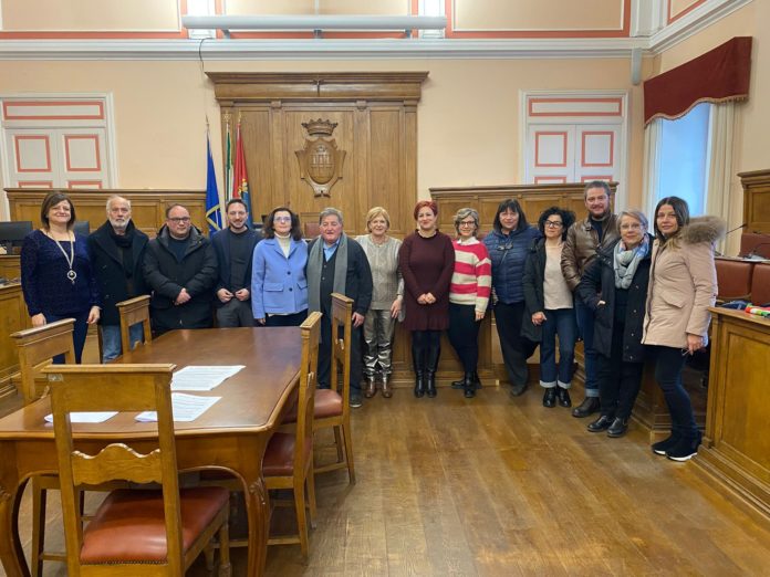 Campobasso, a Palazzo San Giorgio i sindaci del Molise contro la povertà: iniziativa del Movimento Consumatori