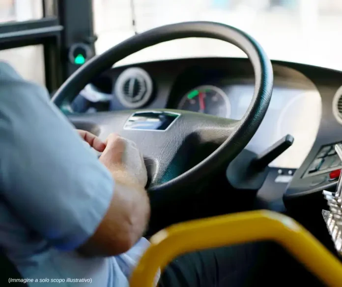 Trasporto pubblico: autista aggredito per aver rispettato la legge, la denuncia dei sindacati