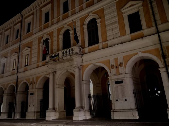 “M’illumino di meno”, le luci del Municipio di Campobasso rimarranno spente la sera fino al 21 febbraio