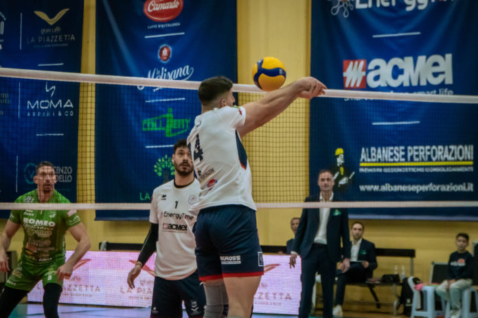 Volley, A3, EnergyTime Spike Devils, i rossoblù sbattono con Sorrento. Ricezione in tilt e l’attacco viene tramortito dal muro campano