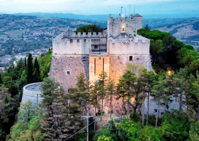 Campobasso, Castello Monforte: rimozione di 15 pini malandati