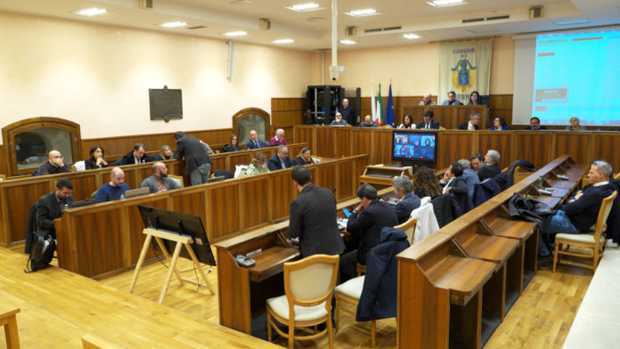 Isernia, via libera in Consiglio comunale a bilancio e Dup. L’opposizione: “Fondi ereditati dalla precedente amministrazione”