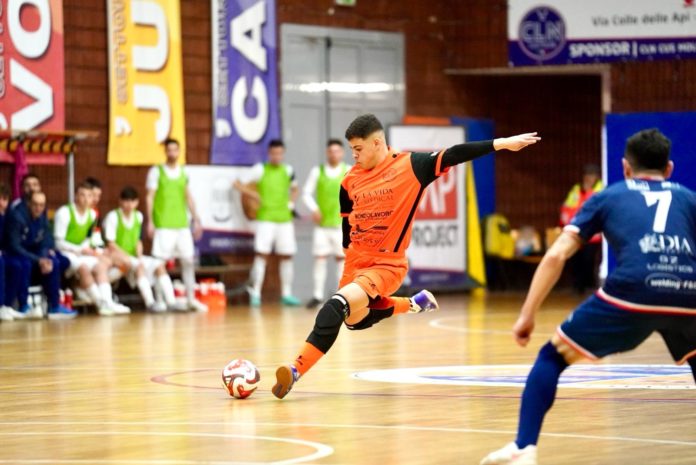Futsal, A2 èlite, grande prova del Cus Molise che spaventa il Capurso. La capolista passa di misura al Palaunimol