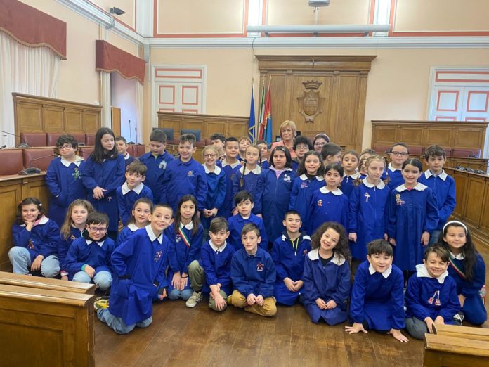 Bambini in Municipio, chiedono alla sindaca un Museo della Pace