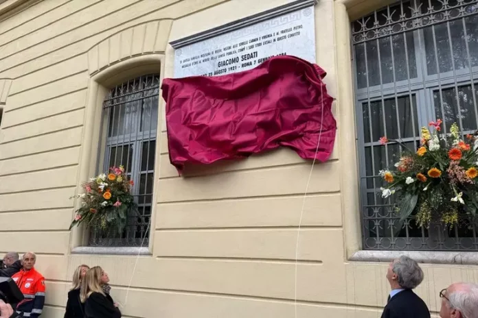 Una targa per ricordare Giacomo Sedati al Convitto Mario Pagano di Campobasso. Gianni Letta: “Un esempio di buona politica”.