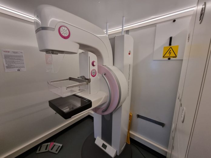 Screening tumore al seno, fino al 31 marzo il mammografo mobile stazionerà davanti al Cardarelli di Campobasso