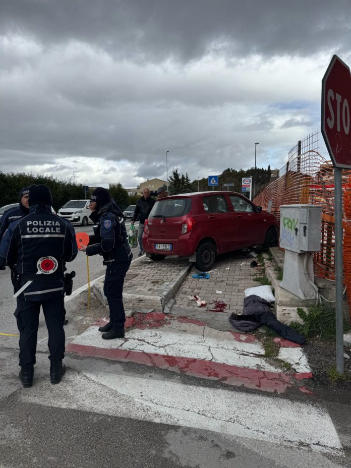 Campobasso, anziana investita sul marciapiede in Via XXIV Maggio: portata in codice rosso in ospedale