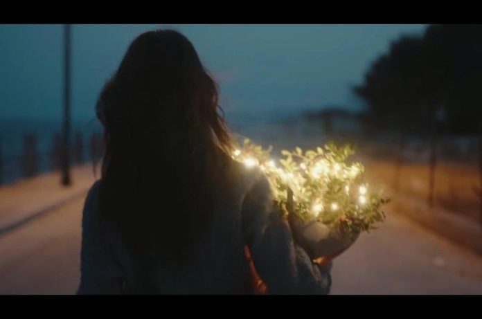 Il ruolo dei filtri social nel ricorso alla chirurgia estetica delle ragazze