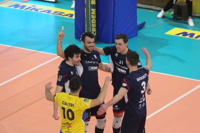 Volley, A3, EnergyTime Spike Devils: prestazione dai due volti a Sabaudia. Avvio sostanzioso per i rossoblù, che poi si smarriscono