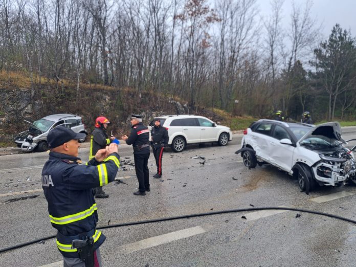 Castelpetroso: schianto sulla Statale 17, tre feriti non gravi