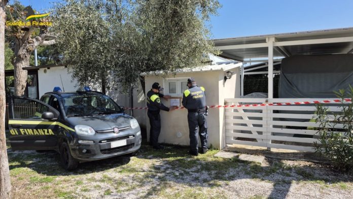 Campomarino lido, la Finanza sequestra 29 manufatti di un camping